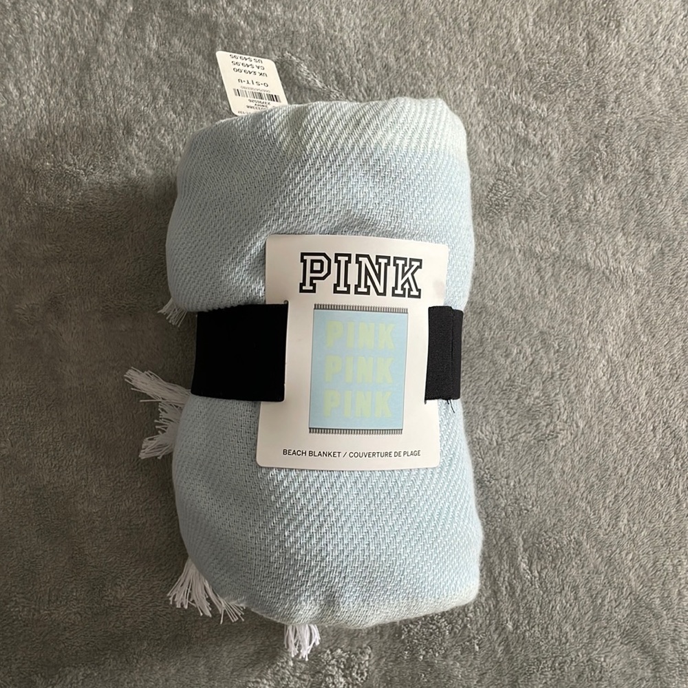 Victoria’s Secret beach blanket or light blanket NWT